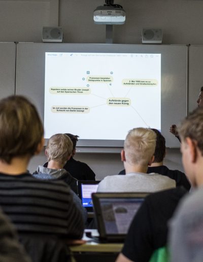 ... und dann im Plenum präsentiert und diskutiert