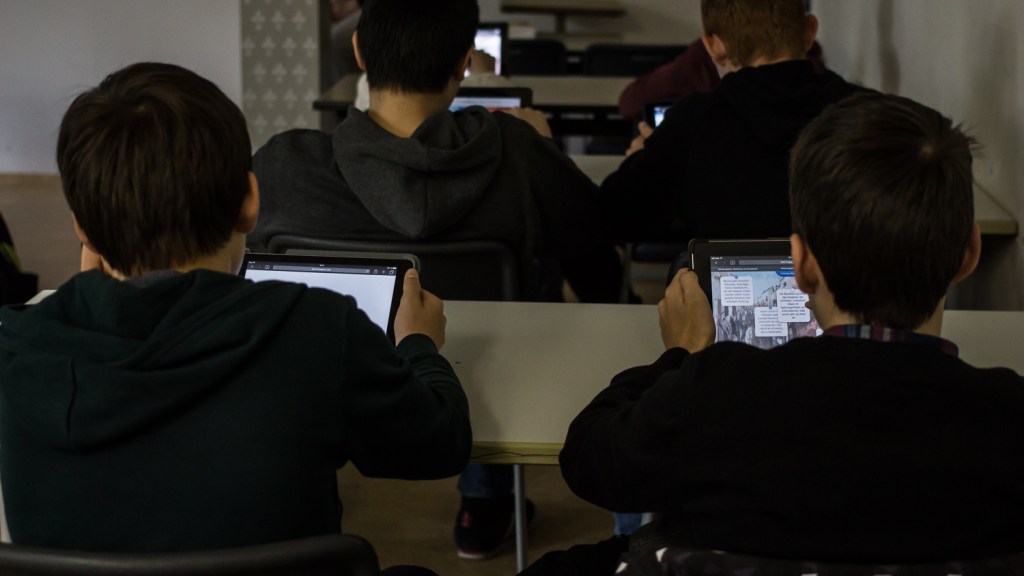 WLAN in der Schu­le — Ein Erfah­rungs­be­richt mit Mera­ki